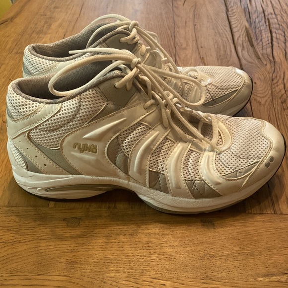 Ladies Ryka Studio Aerobic Shoes. Size 8. - Picture 3 of 7